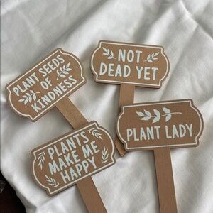 16 Charming Plant Markers Set